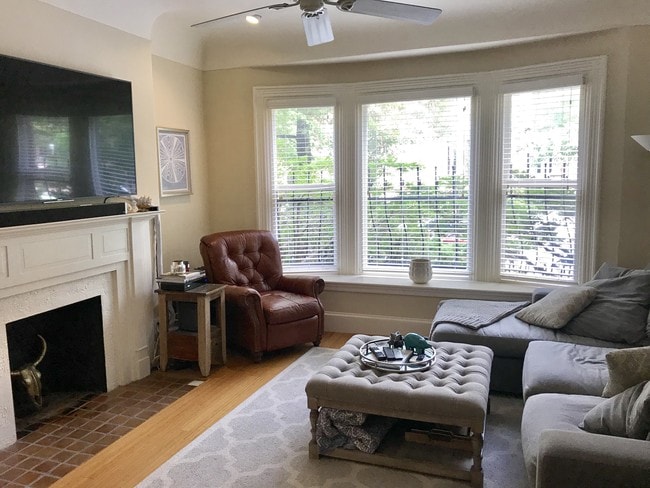 330 Dartmouth St, Unit 1B