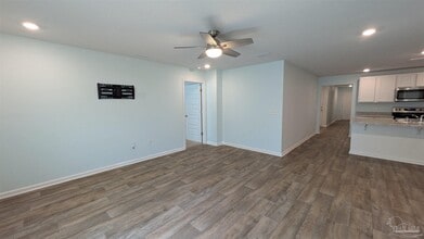 10624 Queens Gate Cir in Pensacola, FL - Building Photo - Building Photo