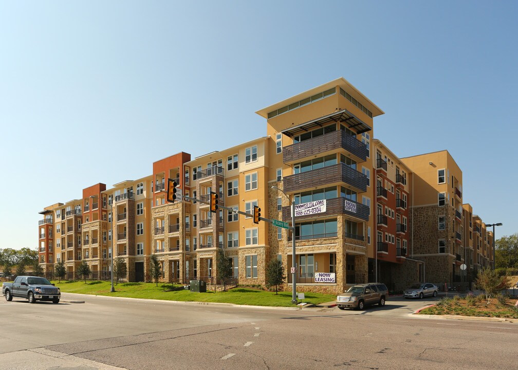 4000 Hulen Apartments in Fort Worth, TX - Foto de edificio
