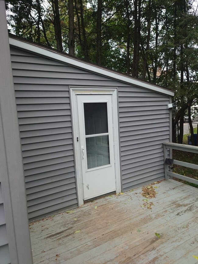 252 Grove St in Woonsocket, RI - Building Photo - Building Photo