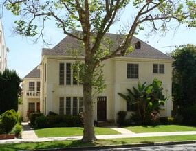 220 S Rexford Dr in Beverly Hills, CA - Building Photo - Building Photo