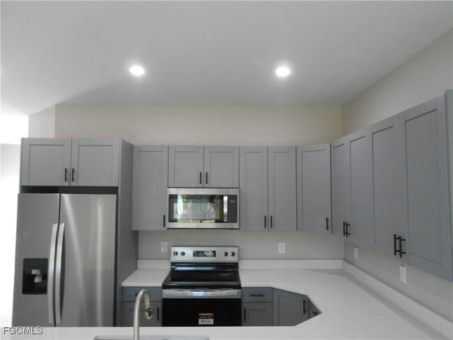 property at 937 Graystone Ave