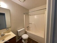 1917 Rolling Ridge Dr photo'