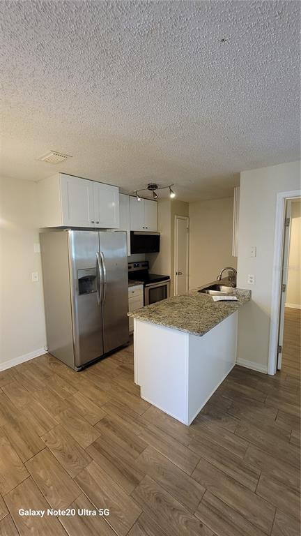 640 Golden Raintree Pl in Brandon, FL - Building Photo - Building Photo