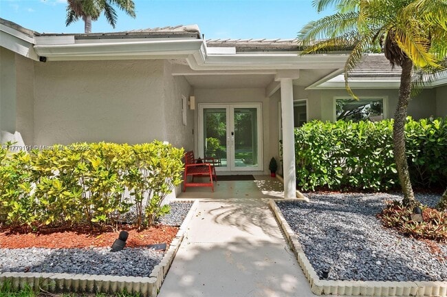 1870 Lakeshore Dr in Weston, FL - Building Photo - Building Photo
