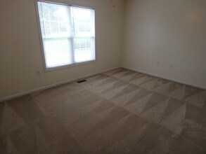 103 Wolf Creek Ln in Lillington, NC - Building Photo - Building Photo