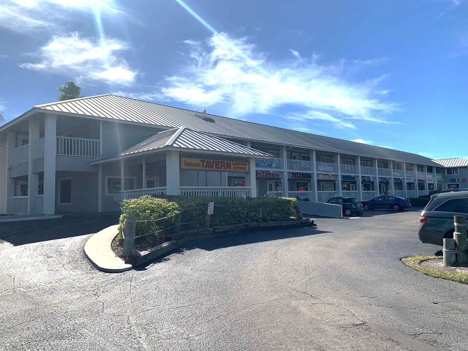 1120 Pinellas Bayway S in Tierra Verde, FL - Building Photo