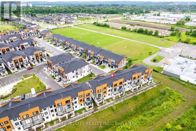 964 W Village Square in London, ON - Building Photo - Building Photo