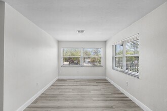 Paradise Palms Portfolio LLC in Ft. Myers, FL - Building Photo - Building Photo