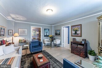 2031 Locust St in Philadelphia, PA - Building Photo - Building Photo