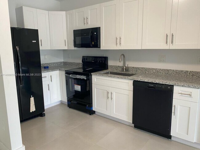 2425 NW 24th Ave-Unit -- in Miami, FL - Building Photo - Building Photo