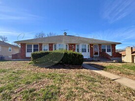 1404 SW Sunset St in Blue Springs, MO - Building Photo