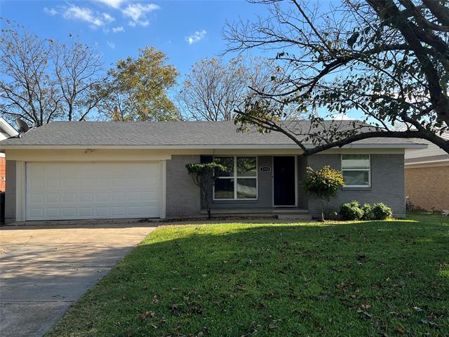 property at 1113 S Idlewild Dr