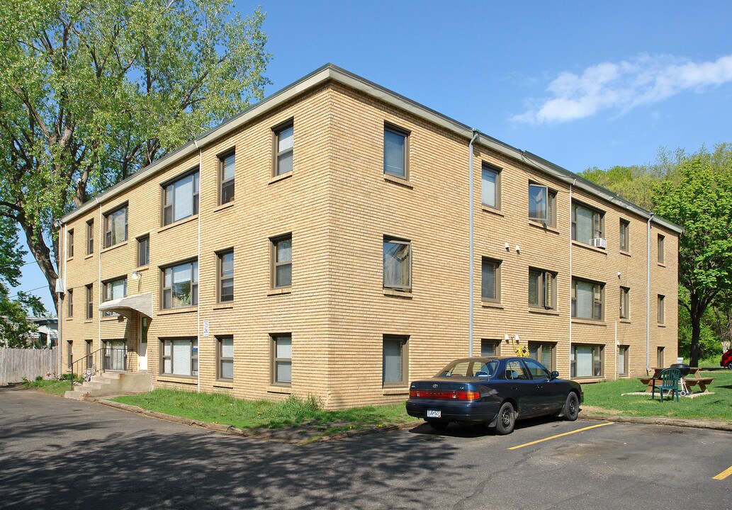 2254 7th St W in St. Paul, MN - Building Photo