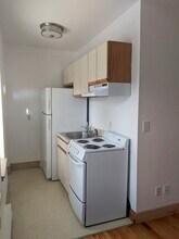 42 Ivaloo St, Unit 2 in Somerville, MA - Foto de edificio - Building Photo