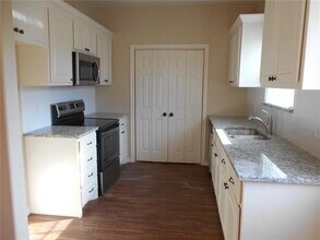 1210 S Throckmorton St in Sherman, TX - Building Photo - Building Photo