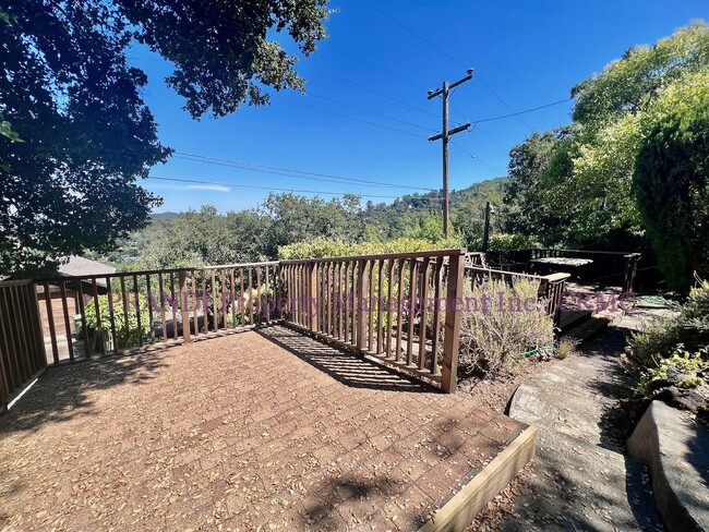 482 Scenic Ave in San Anselmo, CA - Building Photo - Building Photo