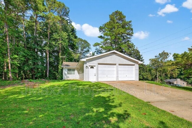 property at 30 Shiloh Hills Dr NW