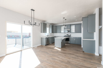12339 S Bigbend Vista Dr in Herriman, UT - Building Photo - Building Photo