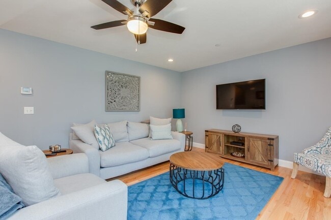 11 Rockingham Rd in Auburn, NH - Building Photo - Building Photo