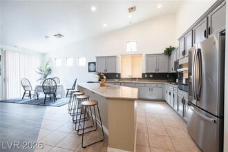 11215 Ivybridge Ave in Las Vegas, NV - Building Photo - Building Photo