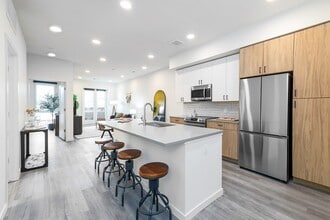 Nita Santa Fe in Denver, CO - Foto de edificio - Building Photo