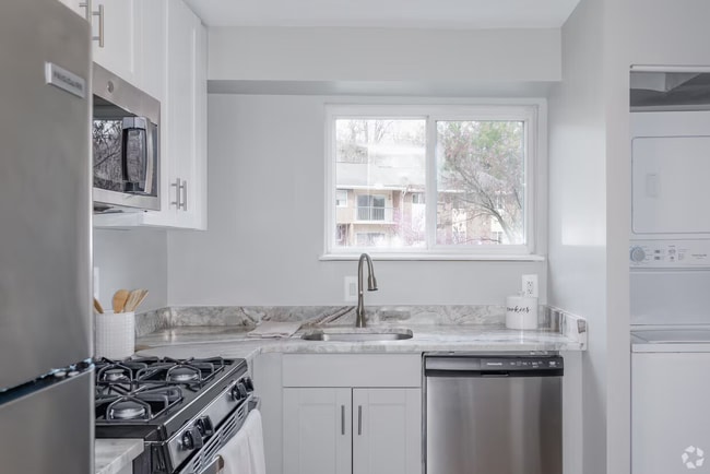 Sussex Square Apartments