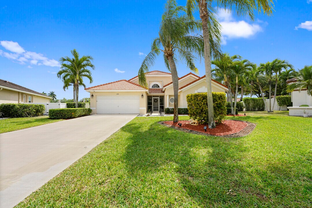 6180 Royal Birkdale Dr in Greenacres, FL - Building Photo