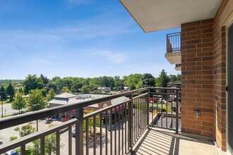 The Landing at Town Center in Vernon Hills, IL - Building Photo - Building Photo