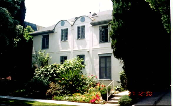 127-129 1/2 N Clark Dr in Beverly Hills, CA - Building Photo - Building Photo