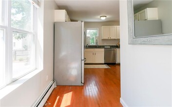 5-15 Underwood Ct in Newport, RI - Building Photo - Building Photo