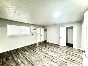 1756 W Main St in Houston, TX - Building Photo - Building Photo