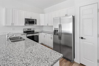 4417 28th St SW in Lehigh Acres, FL - Building Photo - Building Photo