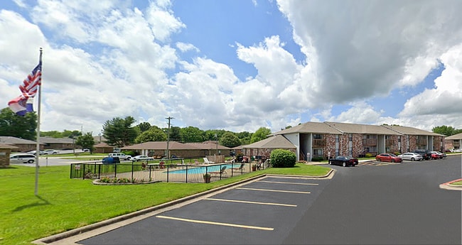 Grandview Village in Springfield, MO - Foto de edificio - Building Photo