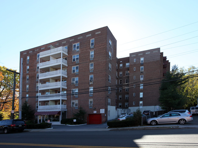 Kimberly Gardens Cooperative in Yonkers, NY - Building Photo - Building Photo