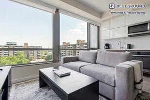 301 M St SW in Washington, DC - Building Photo