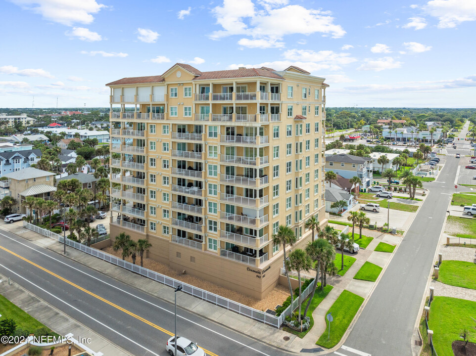 932 1st St N in Jacksonville Beach, FL - Foto de edificio