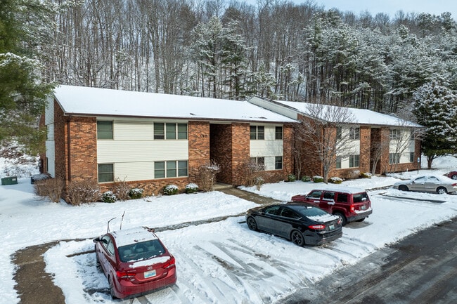 Pine Ridge Apartments in Morehead, KY - Building Photo - Primary Photo