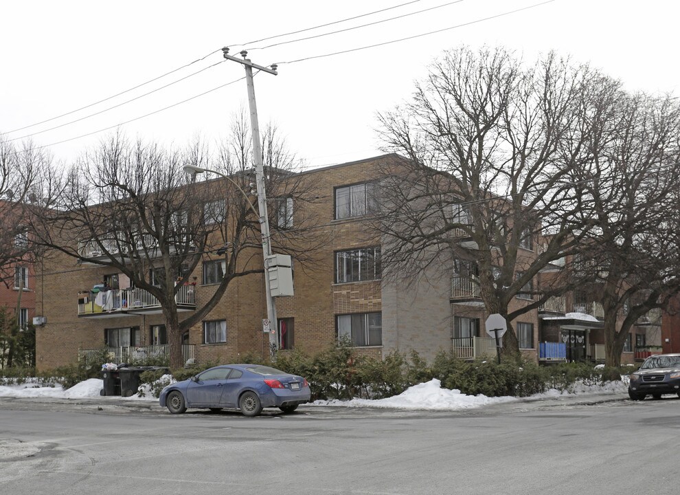 3330 Bedford Path in Montréal, QC - Building Photo