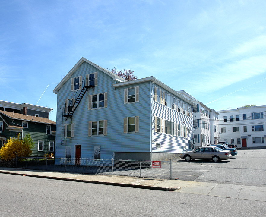 183 Rathbun St in Woonsocket, RI - Building Photo