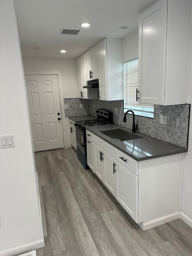 2838 Live Oak St in Huntington Park, CA - Foto de edificio - Building Photo