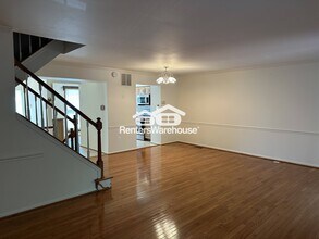 8622 Tower Bridge Way in Timonium, MD - Building Photo - Building Photo