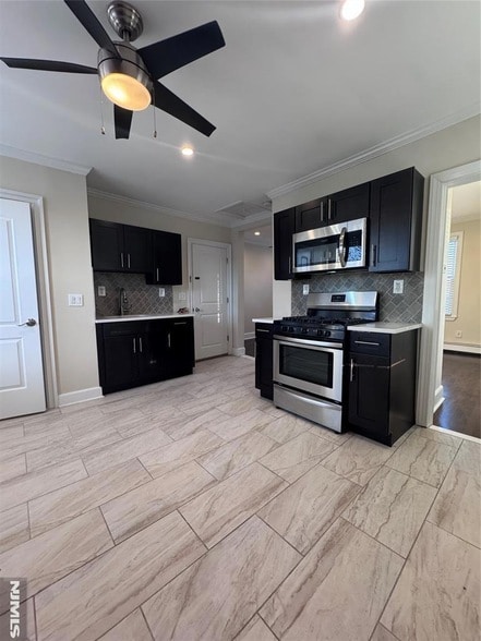 14 River St in Lodi, NJ - Foto de edificio - Building Photo