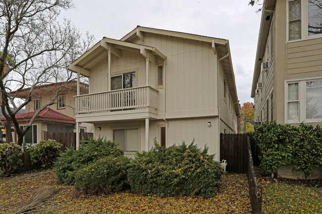 1517 T St in Sacramento, CA - Foto de edificio - Building Photo