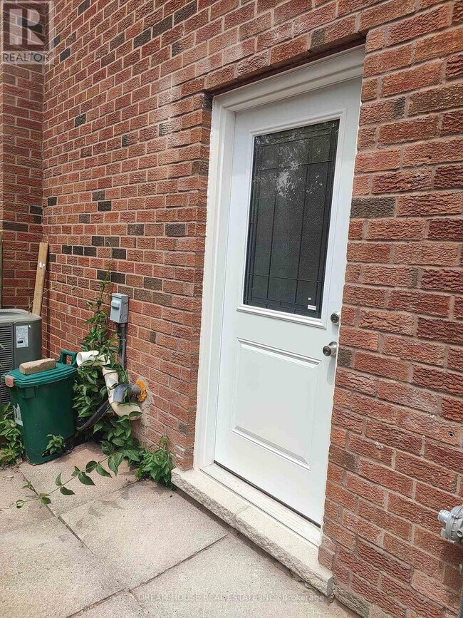 176 Conlins Rd in Toronto, ON - Building Photo - Building Photo