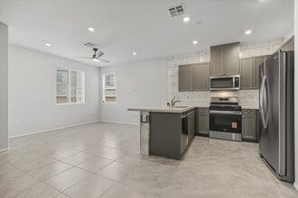 1180 Heliodor Ave in Henderson, NV - Building Photo - Building Photo