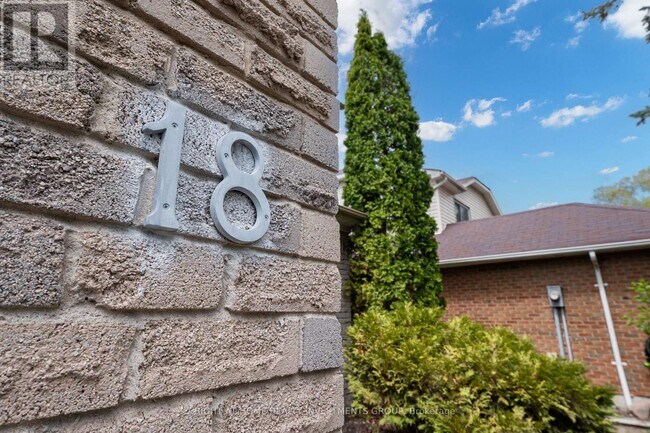 18 Goodfellow St in Whitby, ON - Building Photo - Building Photo