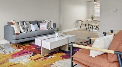 Napa Townhomes in Columbus, OH - Foto de edificio - Building Photo