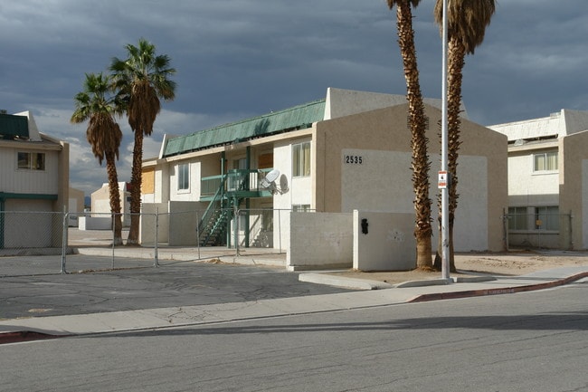 Buena Vista Springs in North Las Vegas, NV - Foto de edificio - Building Photo