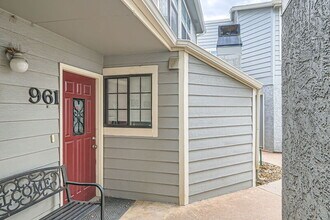 961 Tampico Ct in Colorado Springs, CO - Foto de edificio - Building Photo